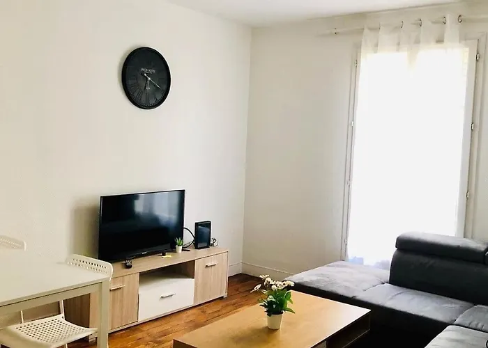 Cosy Apartment In Paris